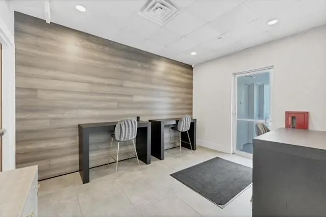 2Bd 2Bth Penthouse Downtown With Large Billiard Room Orlando